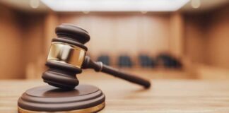 Judge in Florida circuit caught having sex with officer in chambers
